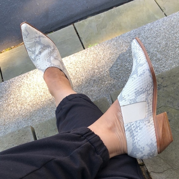 VIA SPIGA Snakeskin Print Bootie Slip On White 8.5 - Picture 4 of 11